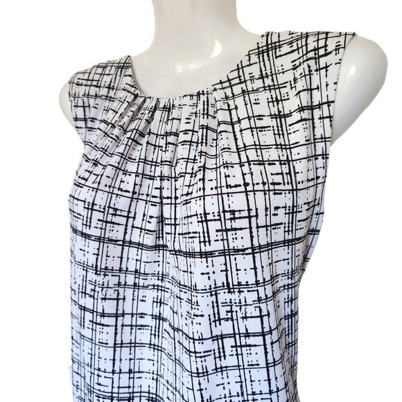 NEW Calvin Klein Black & White Pleated Sleeveless Top - Picture 2 of 5